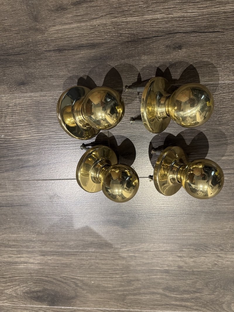 Door knobs/Handles - Golden